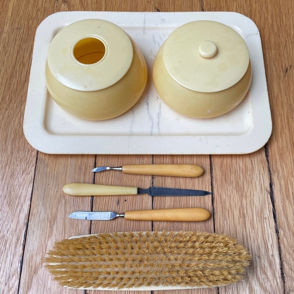 1930s SAN DURO Eclipse Molded Ivory Celluloid Vanity Set - Picture 1 of 9